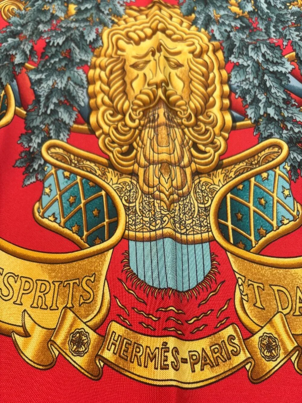 Authentic Hermes scarf Carre 90 Reds Silk Hermès - EUROPE by Joachim Metz. RaRE